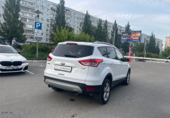 Подержанный автомобиль Ford Kuga 2014 года (5 фото)