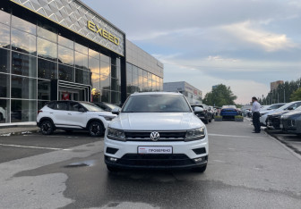 Подержанный автомобиль Volkswagen Tiguan 2018 года (2 фото)