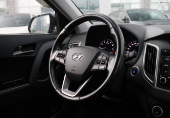 Подержанный автомобиль Hyundai Creta 2018 года (15 фото)