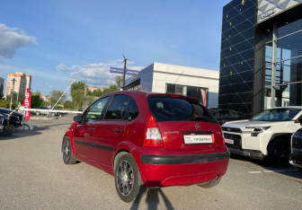 Подержанный автомобиль Citroen C3 Hatchback 2006 года (7 фото)