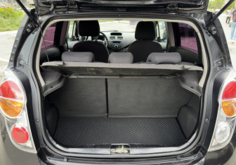 Подержанный автомобиль Chevrolet Spark 2012 года (17 фото)