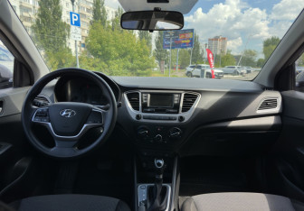 Подержанный автомобиль Hyundai Solaris Sedan 2020 года (11 фото)