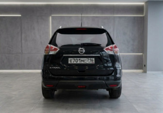 Подержанный автомобиль Nissan X-Trail 2016 года (4 фото)