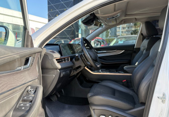 Подержанный автомобиль Exeed LX 2022 года (9 фото)