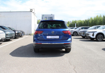 Подержанный автомобиль Volkswagen Tiguan 2021 года (5 фото)