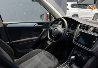 Подержанный автомобиль Volkswagen Tiguan 2019 года (8 фото)