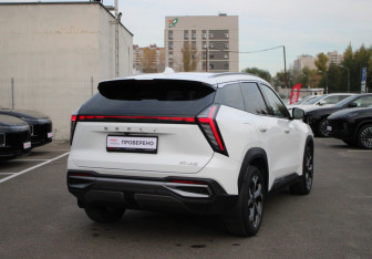 Подержанный автомобиль Geely Atlas 2023 года (2 фото)