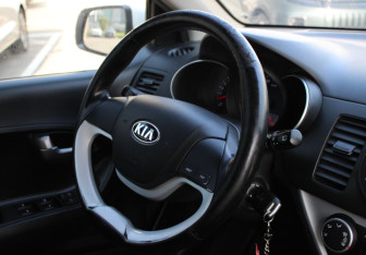 Подержанный автомобиль Kia Picanto 2016 года (6 фото)