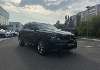 Подержанный автомобиль Kia Sorento 2021 года (3 фото)