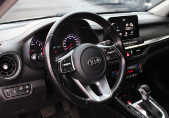 Подержанный автомобиль Kia Cerato Sedan 2019 года (6 фото)