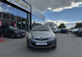 Подержанный автомобиль Opel Corsa 2011 года (2 фото)