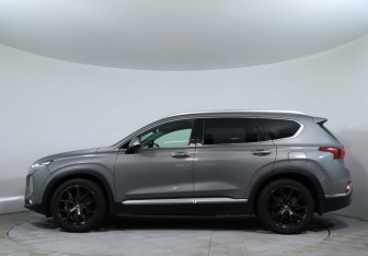 Подержанный автомобиль Hyundai Santa Fe 2019 года (9 фото)