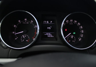 Подержанный автомобиль Skoda Yeti 2014 года (17 фото)