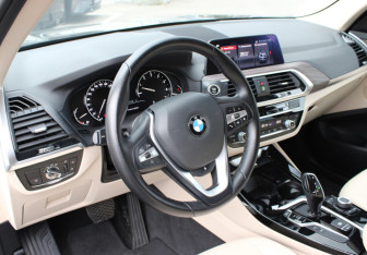 Подержанный автомобиль BMW X3 2020 года (7 фото)