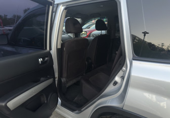 Подержанный автомобиль Nissan X-Trail 2011 года (11 фото)