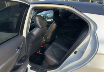 Подержанный автомобиль Toyota Camry Sedan 2021 года (12 фото)
