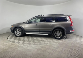 Подержанный автомобиль Volvo XC70 2011 года (8 фото)