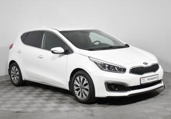 Подержанный автомобиль Kia Ceed Hatchback 2018 года (3 фото)