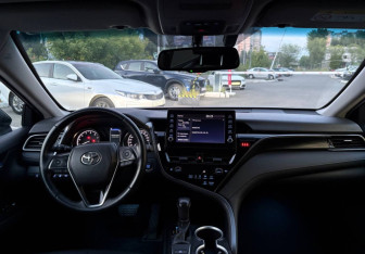 Подержанный автомобиль Toyota Camry Sedan 2021 года (11 фото)