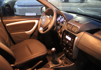 Подержанный автомобиль Nissan Terrano 2019 года (8 фото)