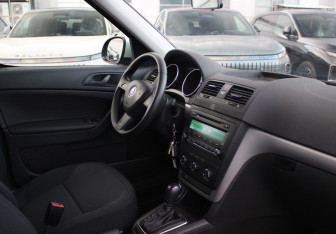 Подержанный автомобиль Skoda Yeti 2014 года (8 фото)