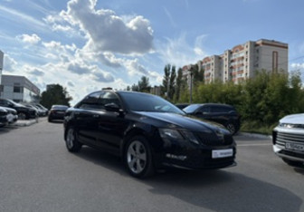 Подержанный автомобиль Skoda Octavia Liftback 2020 года (3 фото)