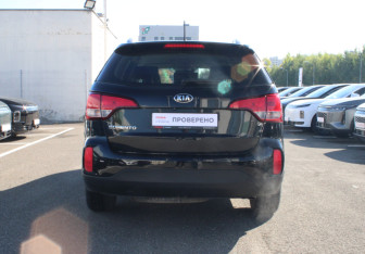 Подержанный автомобиль Kia Sorento 2016 года (5 фото)