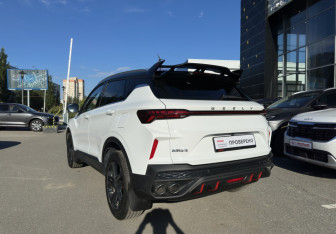 Подержанный автомобиль Geely Coolray 2024 года (7 фото)