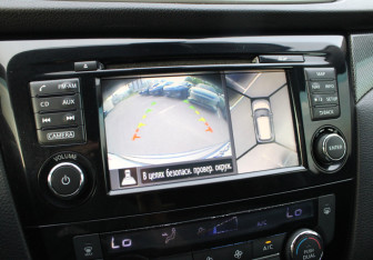 Подержанный автомобиль Nissan X-Trail 2015 года (12 фото)
