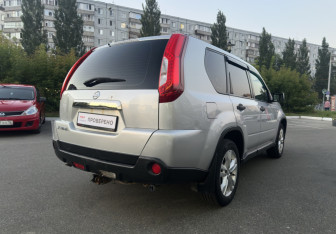 Подержанный автомобиль Nissan X-Trail 2011 года (5 фото)