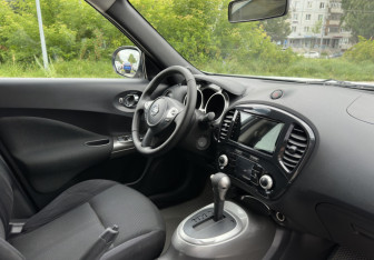 Подержанный автомобиль Nissan Juke 2012 года (10 фото)