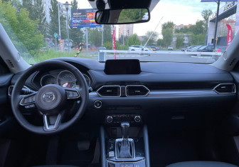 Подержанный автомобиль Mazda CX-5 2017 года (11 фото)