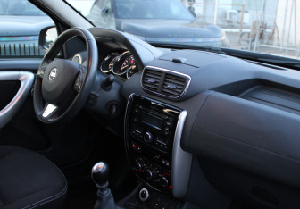 Подержанный автомобиль Nissan Terrano 2018 года (8 фото)