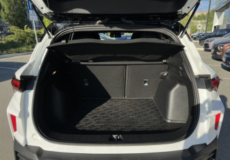 Подержанный автомобиль Geely Coolray 2024 года (18 фото)