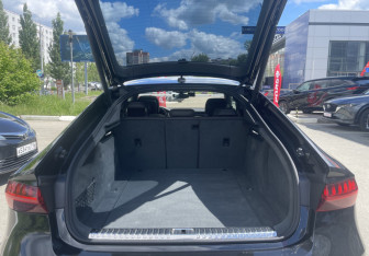 Подержанный автомобиль Audi A7 2020 года (16 фото)