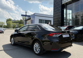 Подержанный автомобиль Toyota Corolla Sedan 2019 года (7 фото)