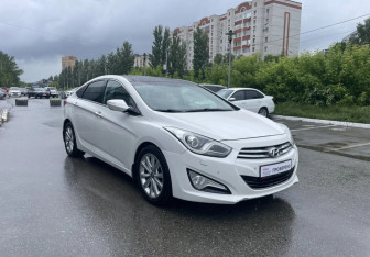 Подержанный автомобиль Hyundai i40 Sedan 2013 года (3 фото)