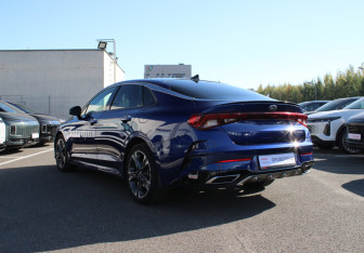Подержанный автомобиль Kia K5 2021 года (6 фото)