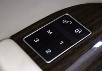 Подержанный автомобиль Land Rover Range Rover Sport 2014 года (13 фото)