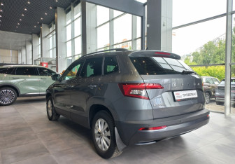Подержанный автомобиль Skoda Karoq 2021 года (7 фото)
