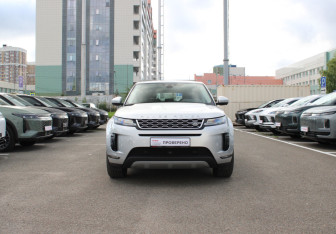 Подержанный автомобиль Land Rover Range Rover Evoque 2019 года (2 фото)