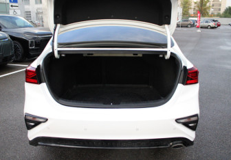 Подержанный автомобиль Kia Cerato Sedan 2019 года (20 фото)