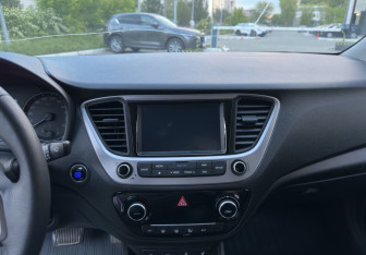 Подержанный автомобиль Hyundai Solaris Sedan 2017 года (13 фото)
