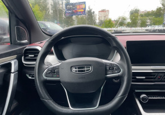 Подержанный автомобиль Geely Coolray 2021 года (13 фото)