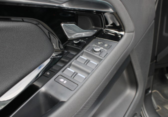 Подержанный автомобиль Land Rover Range Rover Evoque 2019 года (20 фото)