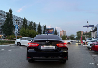 Подержанный автомобиль Toyota Camry Sedan 2021 года (6 фото)
