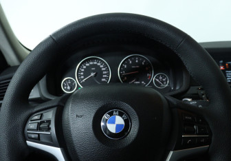 Подержанный автомобиль BMW X3 2014 года (18 фото)