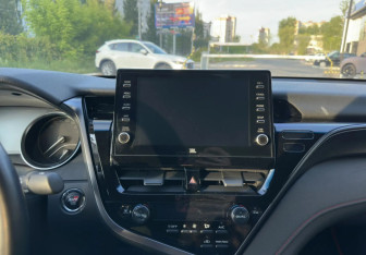 Подержанный автомобиль Toyota Camry Sedan 2021 года (13 фото)