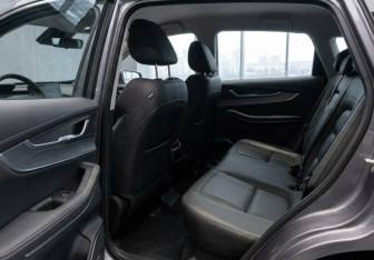 Подержанный автомобиль Exeed LX 2023 года (6 фото)