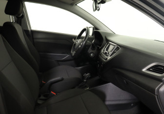 Подержанный автомобиль Hyundai Solaris Sedan 2019 года (9 фото)